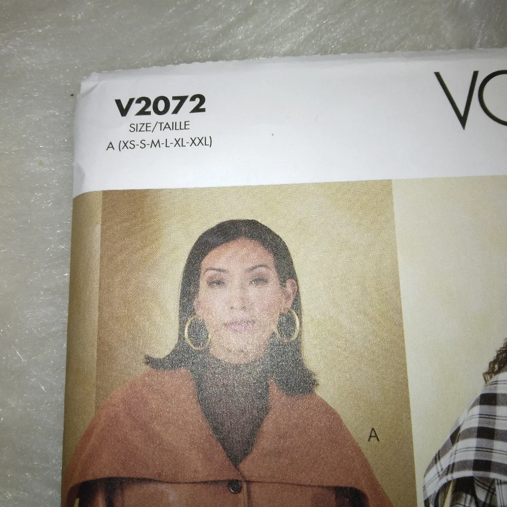 VOGUE V2072 Sz XS-XL Misses lined bomber style jacket w/oversized collar